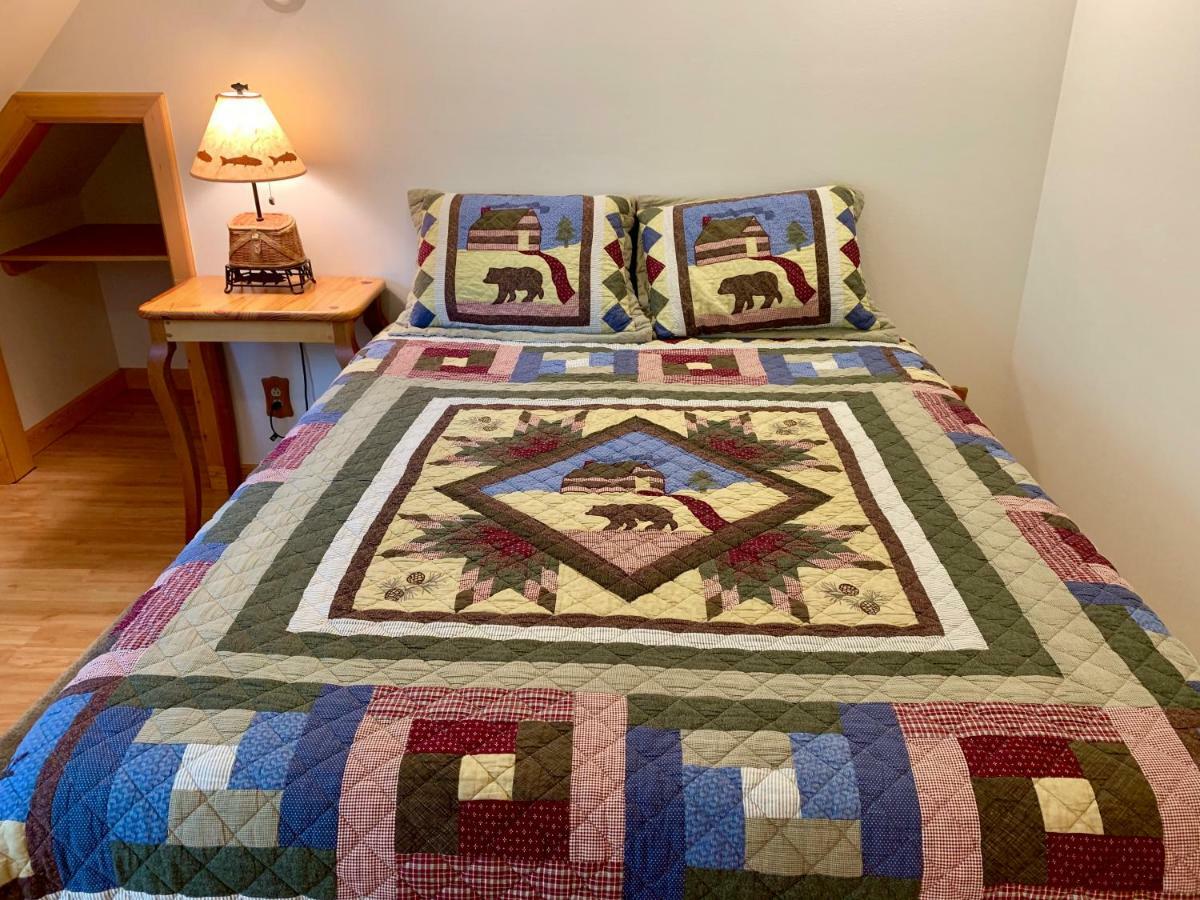 Sourdough Sunrise B&B Seward Room photo